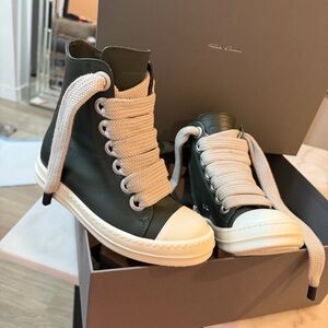 Rick Owen’s jumbo lace drk shdw forest green never worn with box size 35